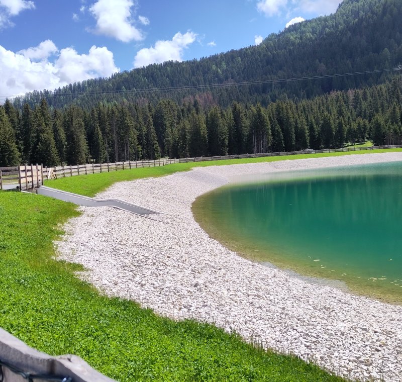 Beschneiungsanlage und Speicherbecken Saslong